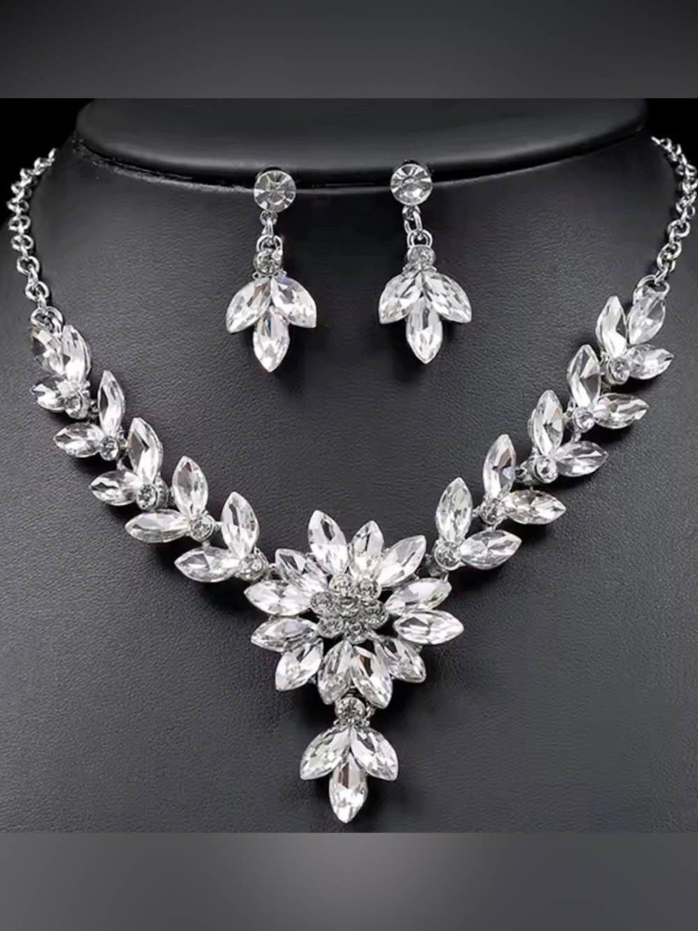 New Crystal Floral Necklace & Earrings Set in Silver